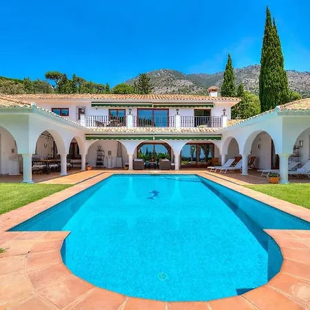 Lyx Homes In With Private Heated Pool Villa