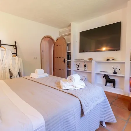 Lyx Homes In With Private Heated Pool Villa