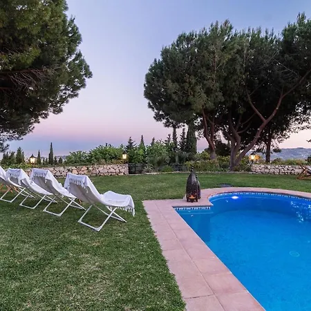 Lyx Homes In With Private Heated Pool