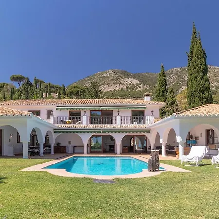 Villa Lyx Homes In With Private Heated Pool