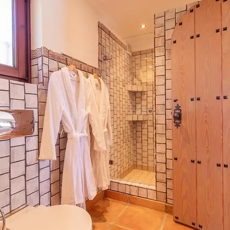 Villa Lyx Homes In With Private Heated Pool