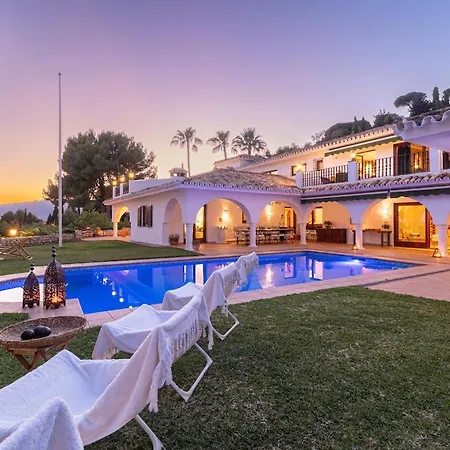 Villa Lyx Homes In With Private Heated Pool